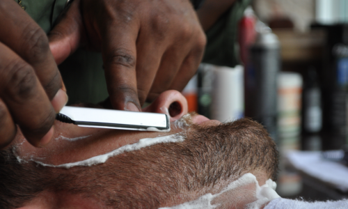 straigh-razor-shave-st-louis-1024x657